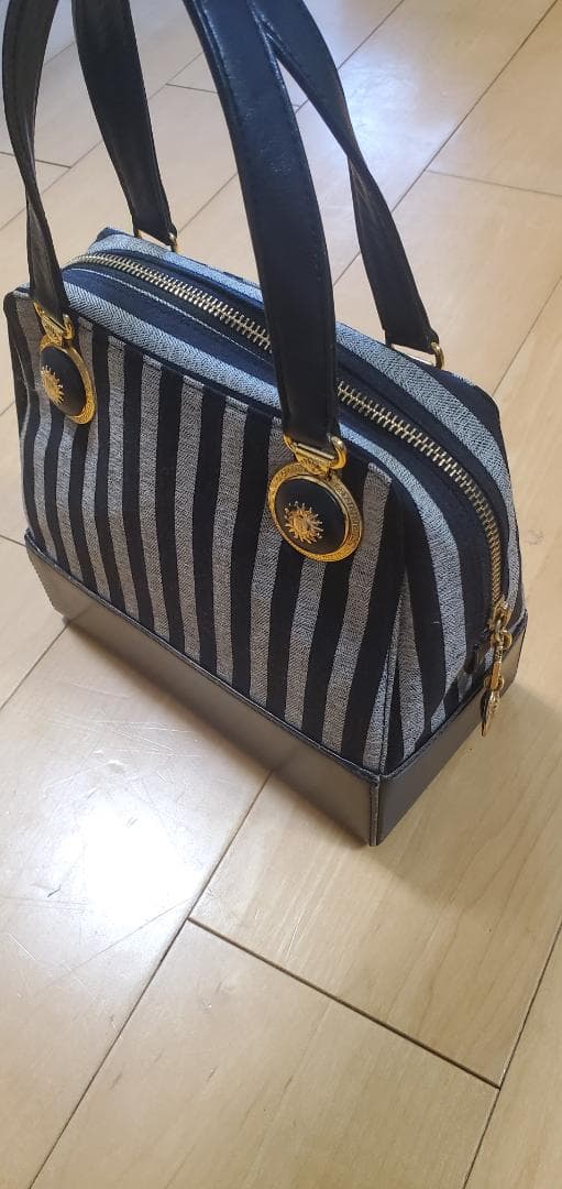 ヴェルサーチ ハンドバッグ