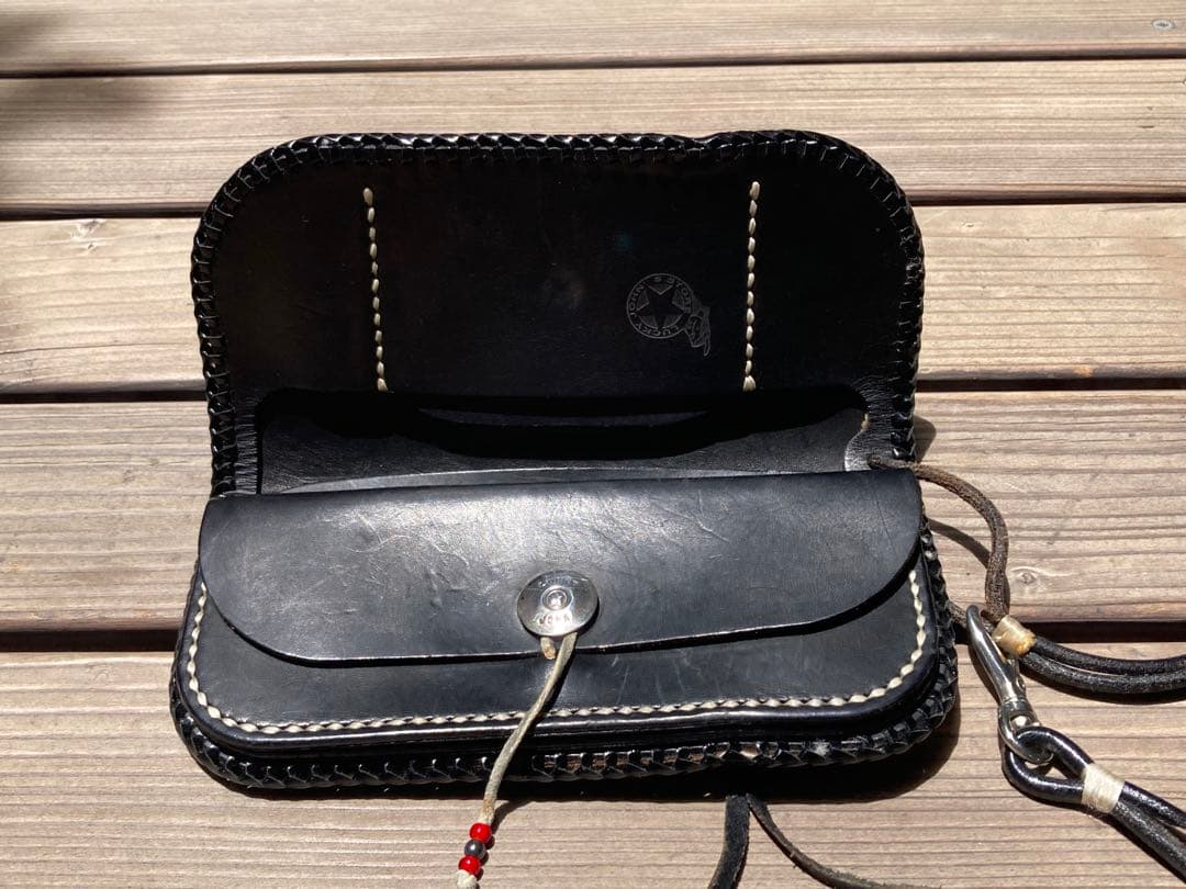 ラッキージョン　コンチョ　レザー　ラグウォレット　長財布 レザーストラップ付