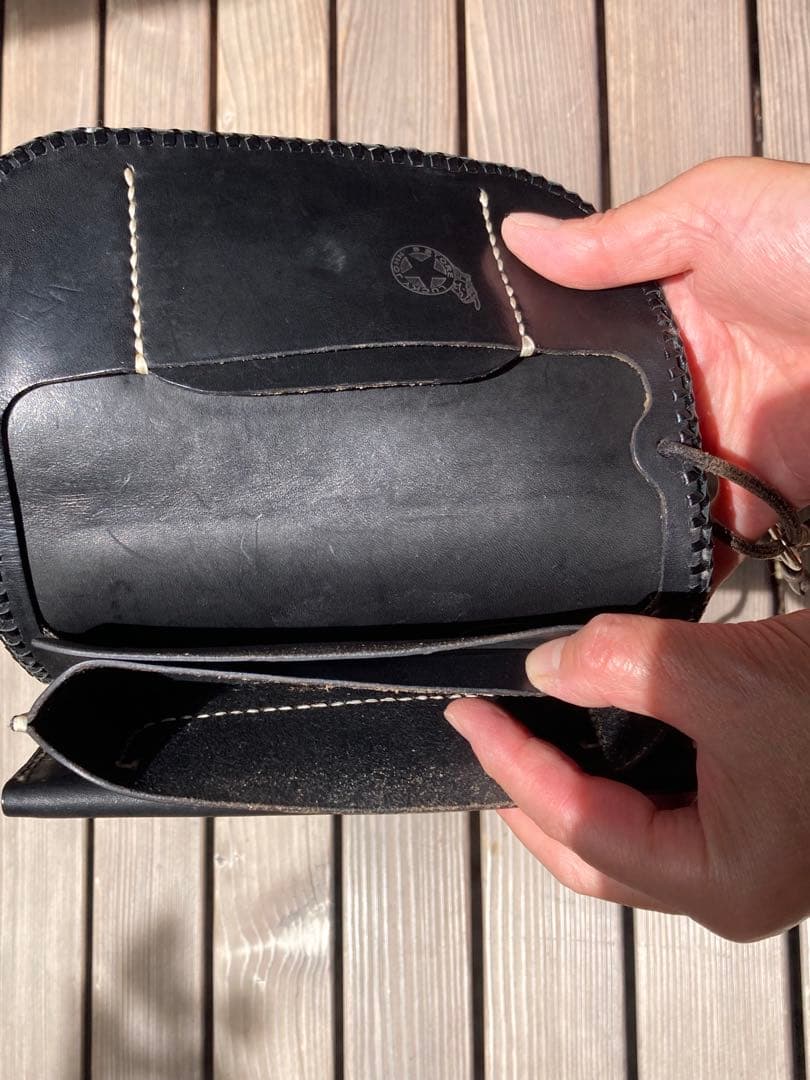 ラッキージョン　コンチョ　レザー　ラグウォレット　長財布 レザーストラップ付