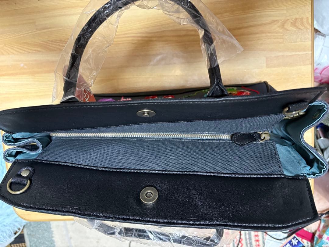 アルベロベロ ビーズ刺繍ハンドバッグ