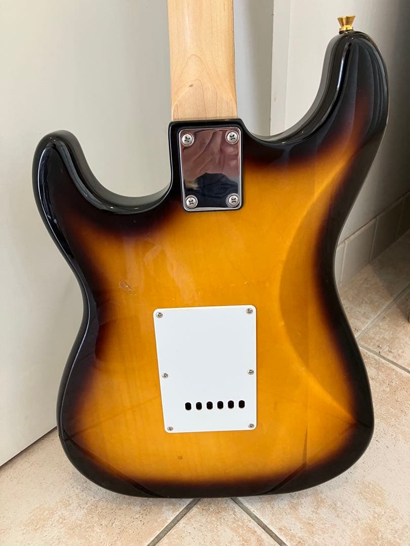 ストラトタイプ　フルメンテ&コンボギター