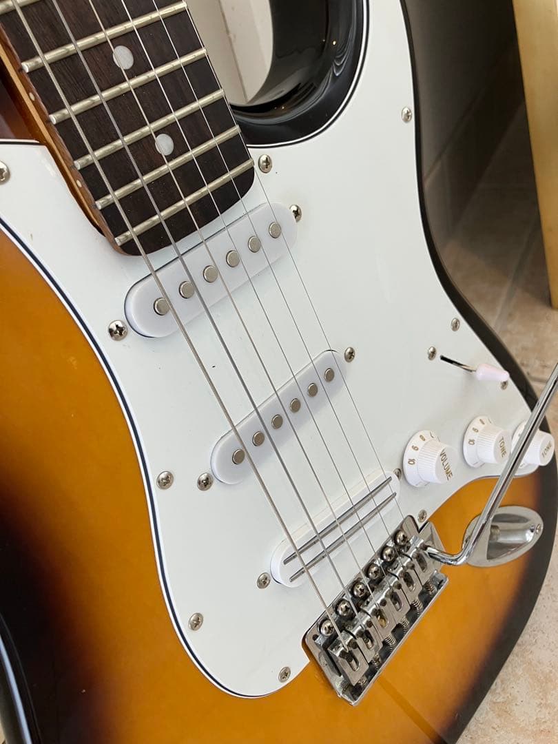 ストラトタイプ　フルメンテ&コンボギター