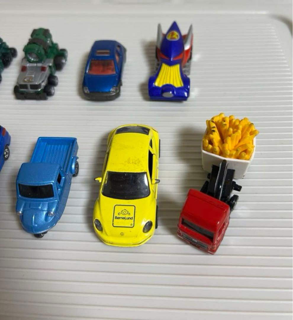 トミカのミニカーのセット