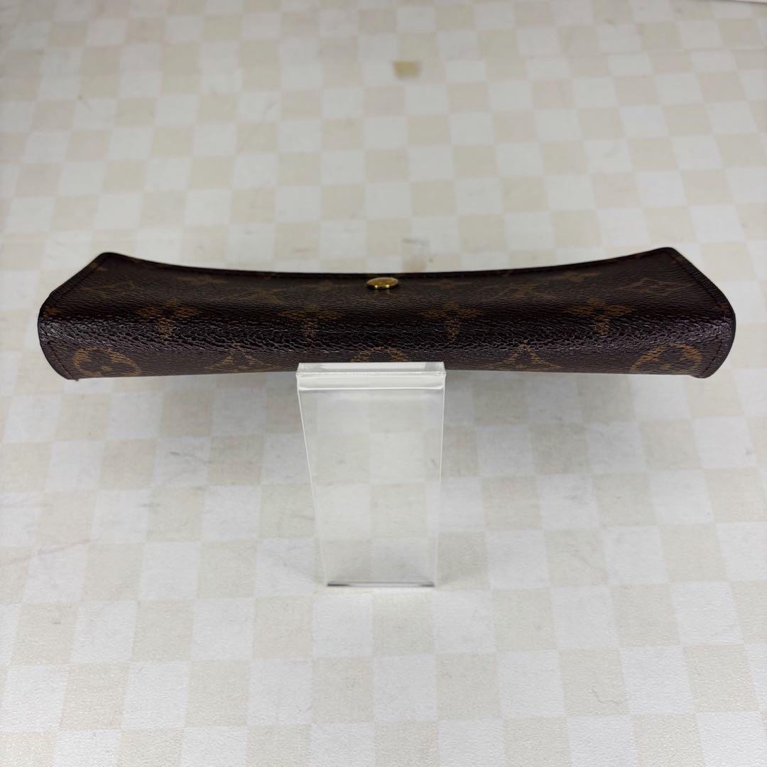 極美品　LOUIS VUITTON ルイヴィトン　長財布　二つ折り　M06