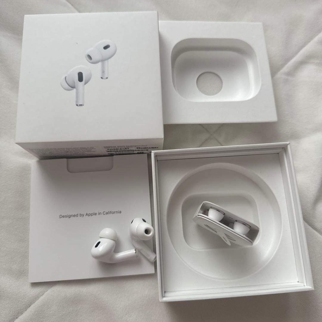 Apple AirPods Pro (第2世代) ホワイト　イヤホン(両耳)のみ