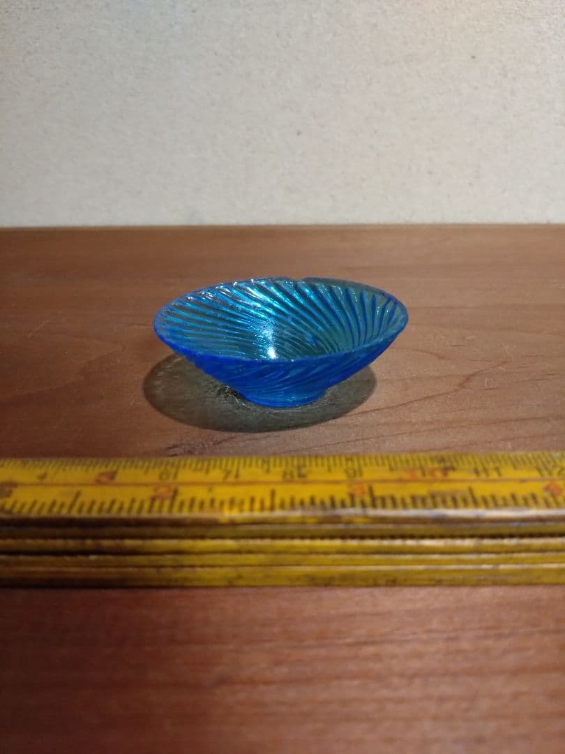 明治青ガラス 斜め捻じ紋 盃 猪口