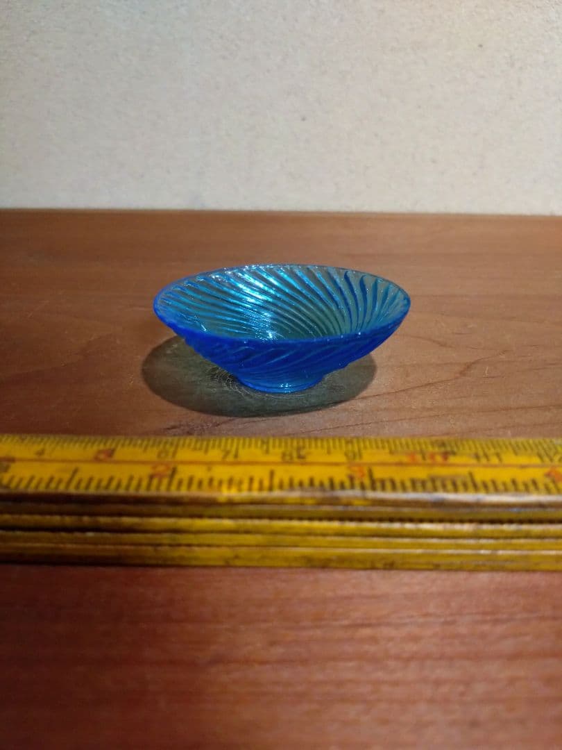 明治青ガラス 斜め捻じ紋 盃 猪口
