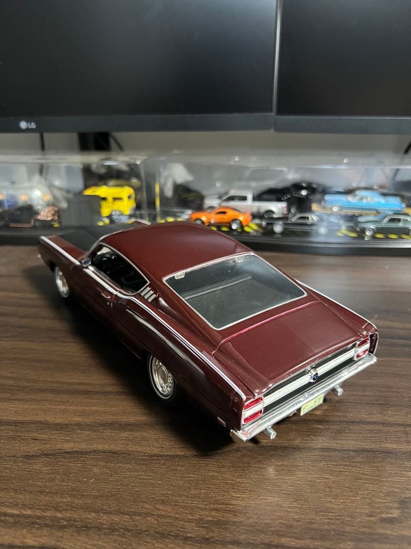 フォード　トリノ　 1/18 ミニカー