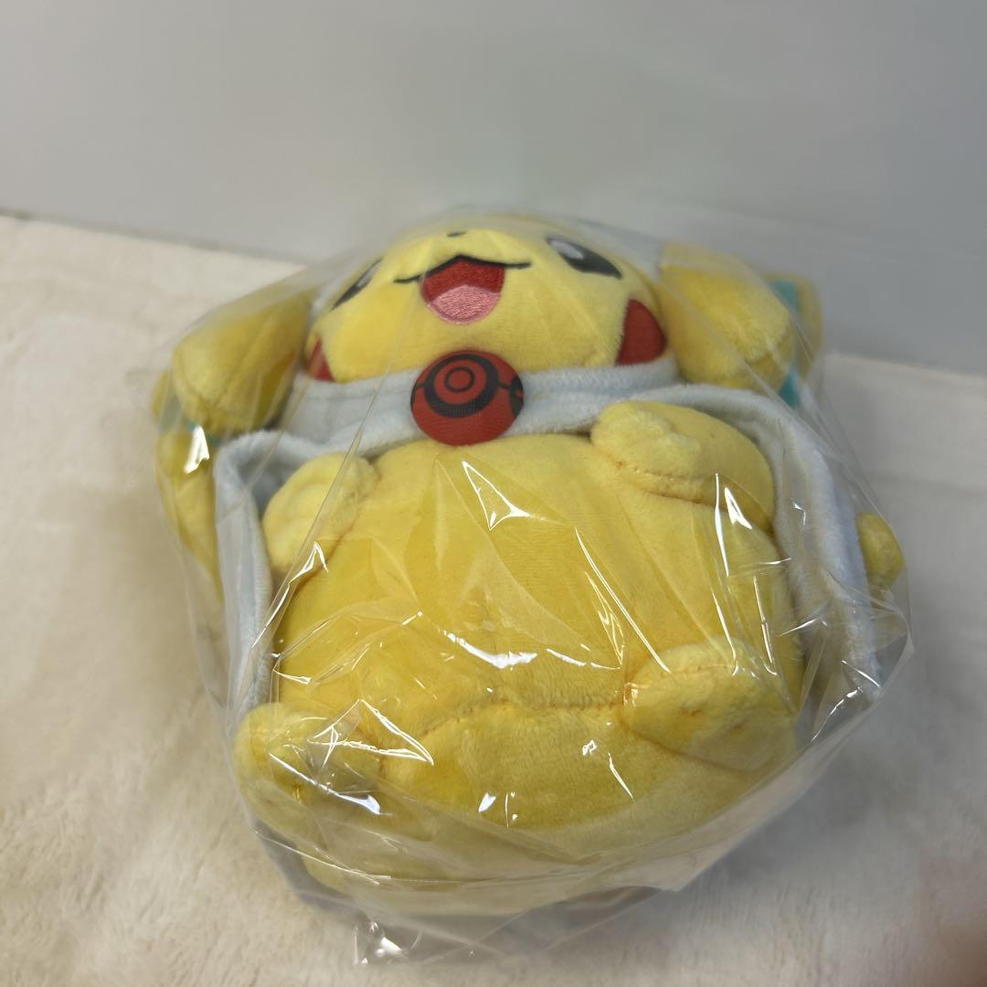 【タグ付き】新品 ポンチョを着たピカチュウ　ジラーチ　ぬいぐるみ