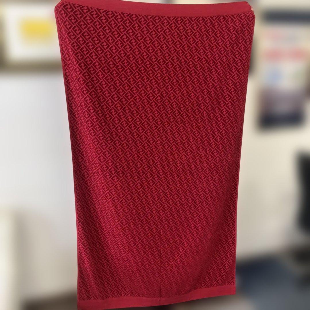 超お買い得FENDI FFロゴビーチタオルブランケットFX002-A6PA-TU