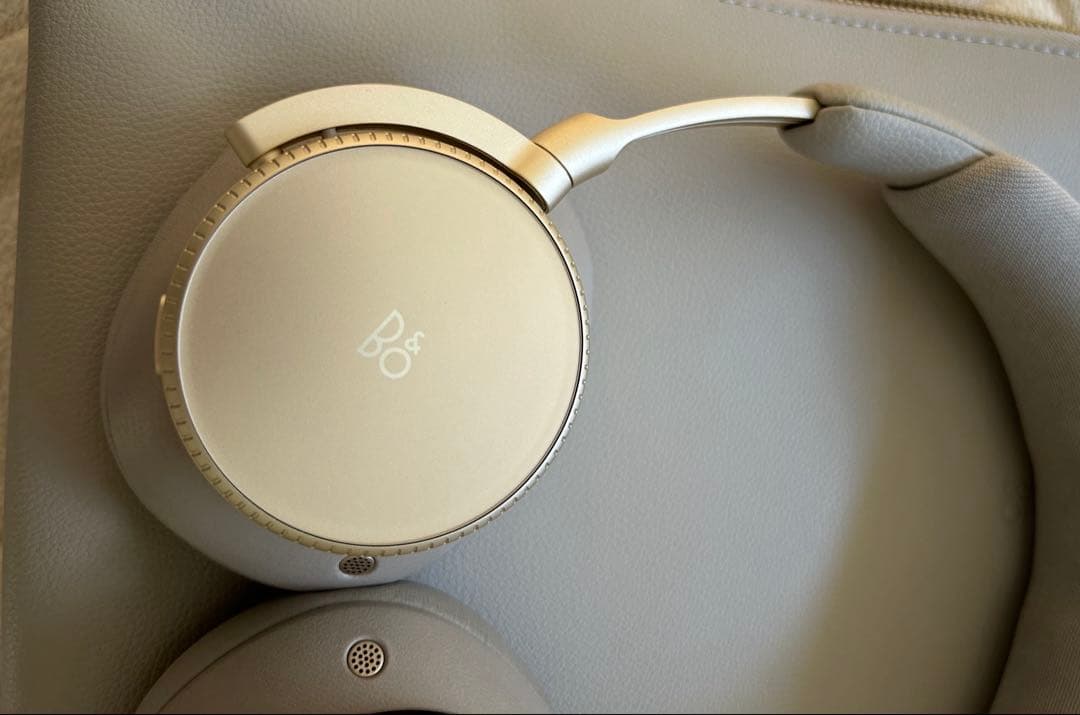 フラッシュセール 極美品Bang & Olufsen Beoplay H100