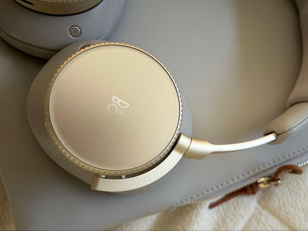 フラッシュセール 極美品Bang & Olufsen Beoplay H100