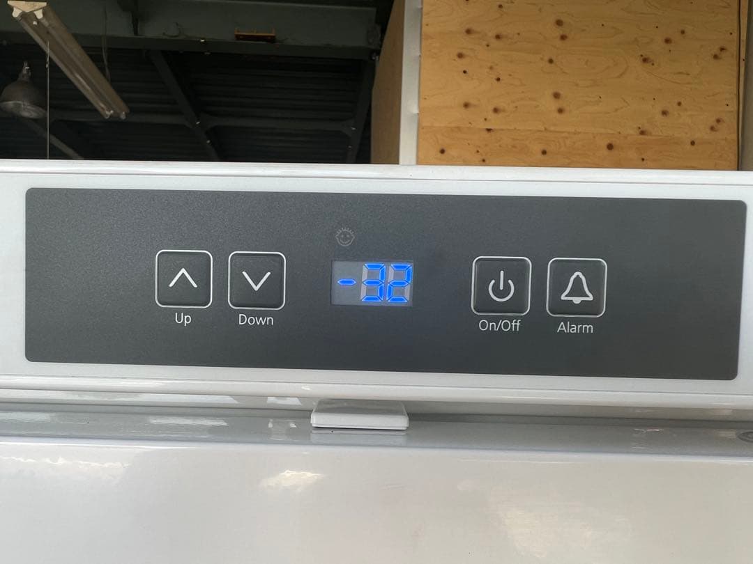 2022年ダイレイ 縦型無風スーパーフリーザー 472L