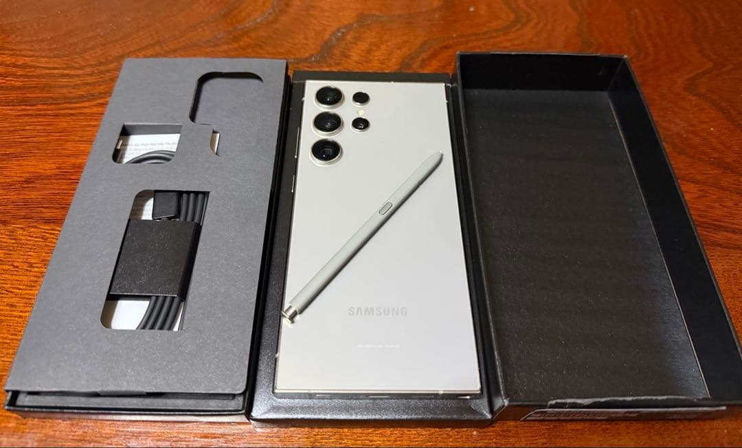 Galaxy S24 Ultra 256GB チタン グローバル版