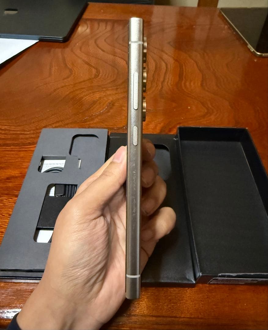 Galaxy S24 Ultra 256GB チタン グローバル版