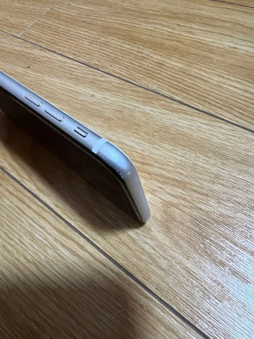 【ジャンク】iPhone SE2 64GB ホワイト 画面割れ