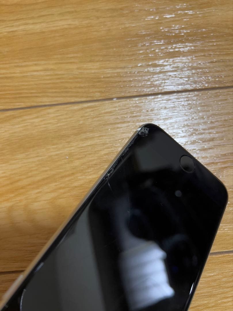 【ジャンク】iPhone SE2 64GB ホワイト 画面割れ