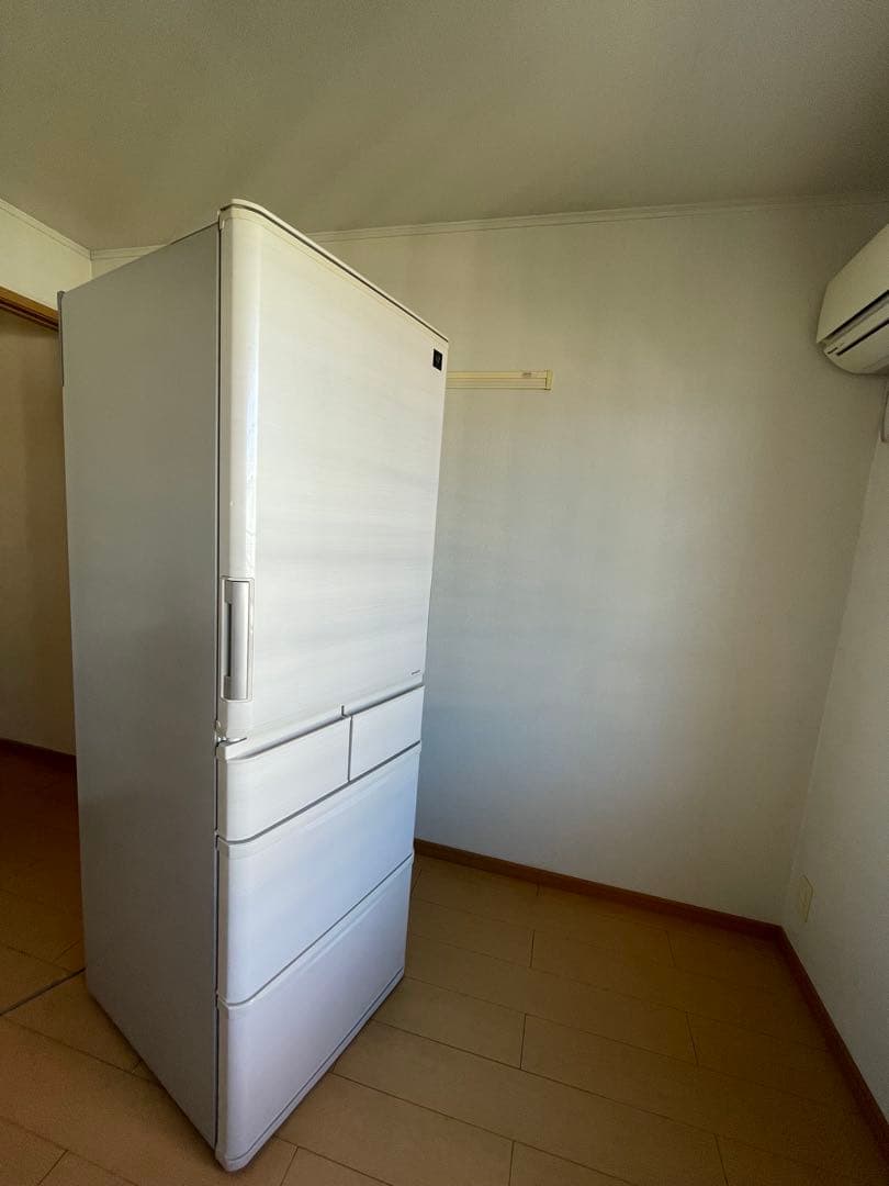 SHARP ホワイト 4ドア冷蔵庫 上部冷却方式　値下げしました⭐︎