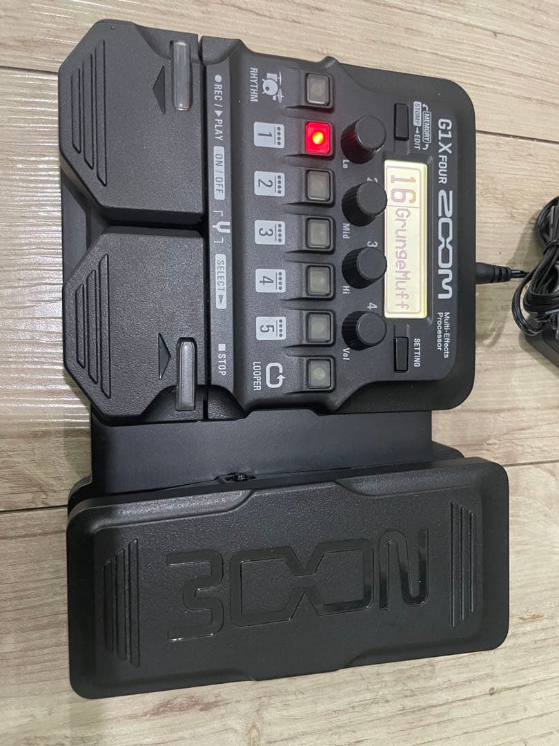 箱付き美品 動作確認済み ZOOM G1X FOUR