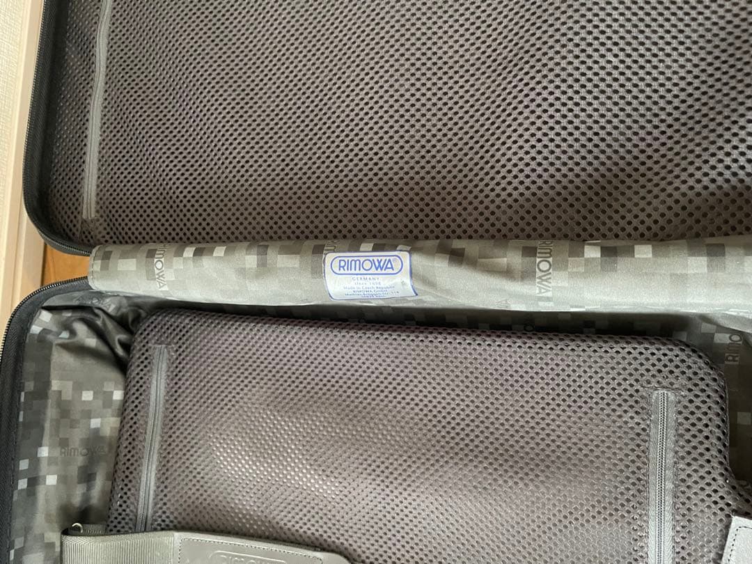RIMOWA ブラック スーツケース 4輪