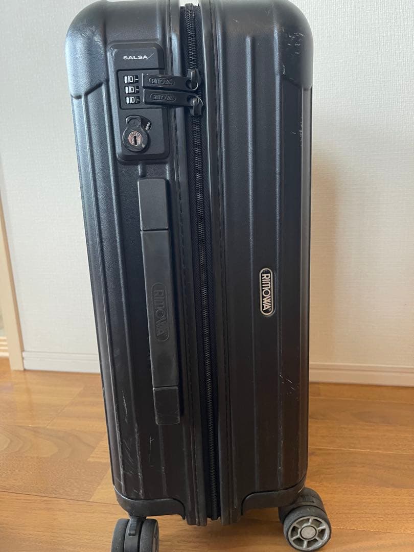 RIMOWA ブラック スーツケース 4輪