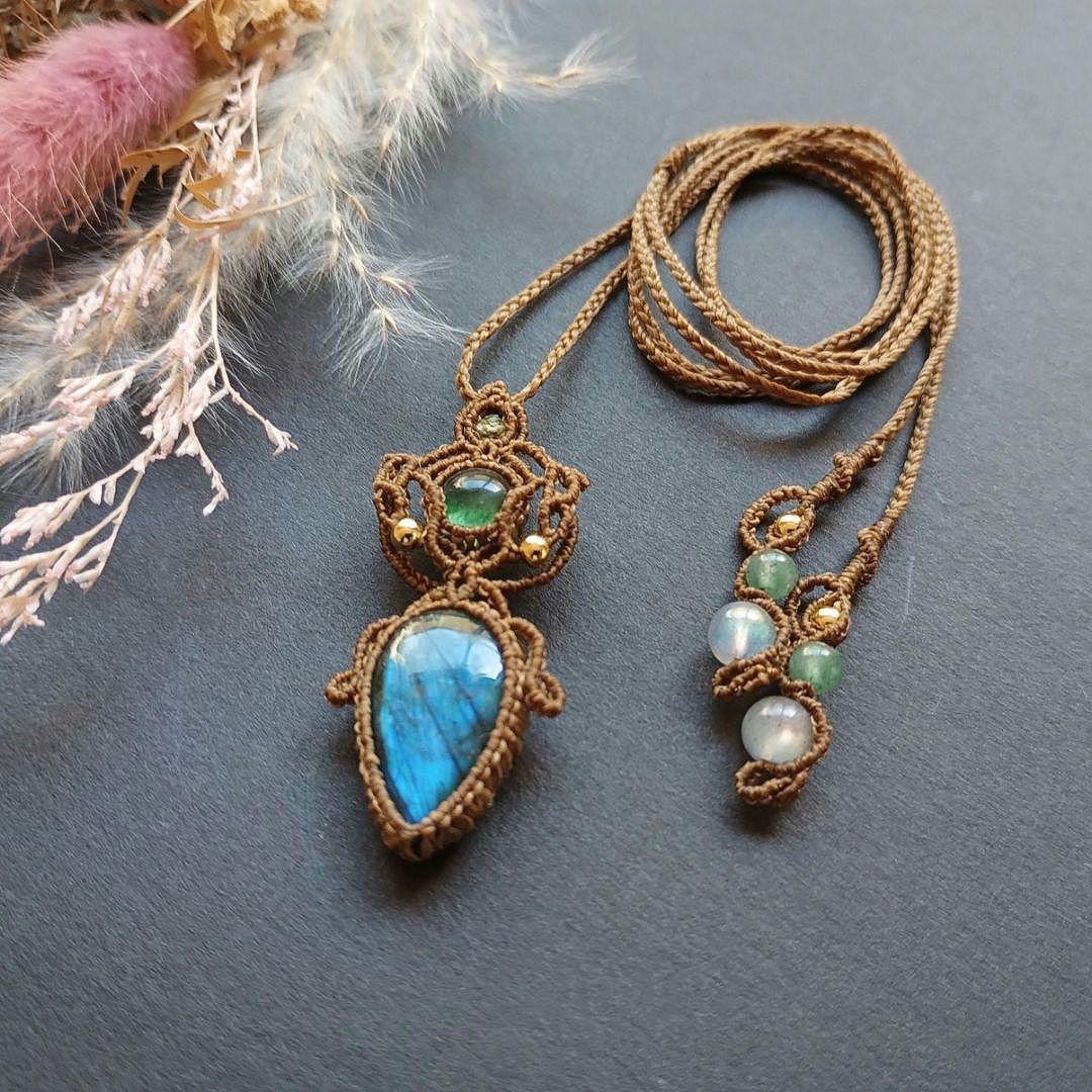 【専用】ラブラドライト＆グリーンストロベリークォーツのマクラメ編みネックレス