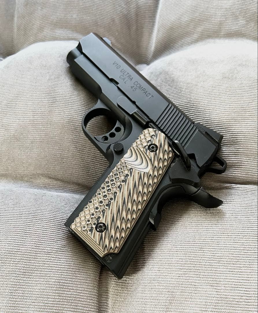 【WA】V10ウルトラコンパクト／オールブラック＋VZ G10グリップ ハイエナ
