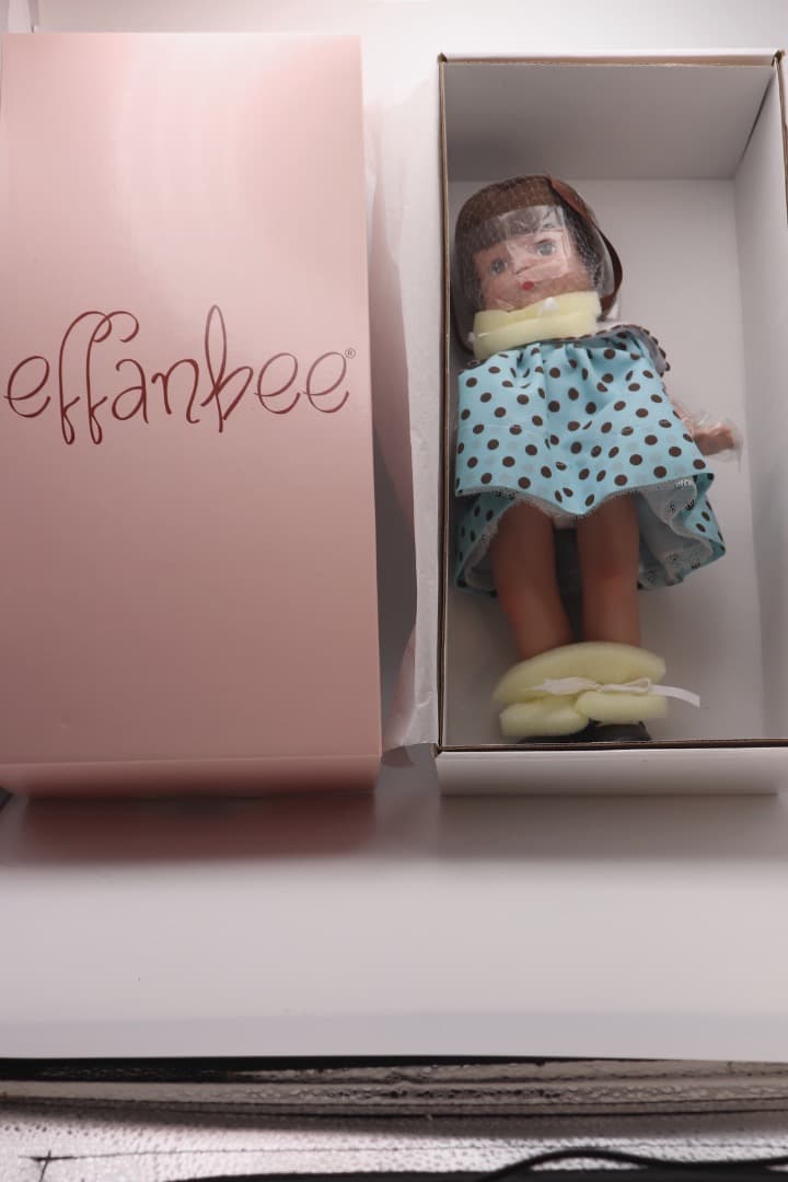 プリティー・リトル・パッツィー 水玉模様ドレスの人形 31cm