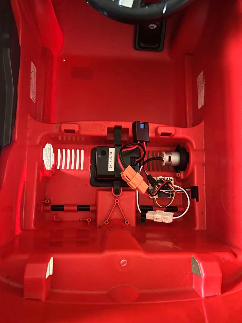 トイザらス限定BMW X5 電動乗用車