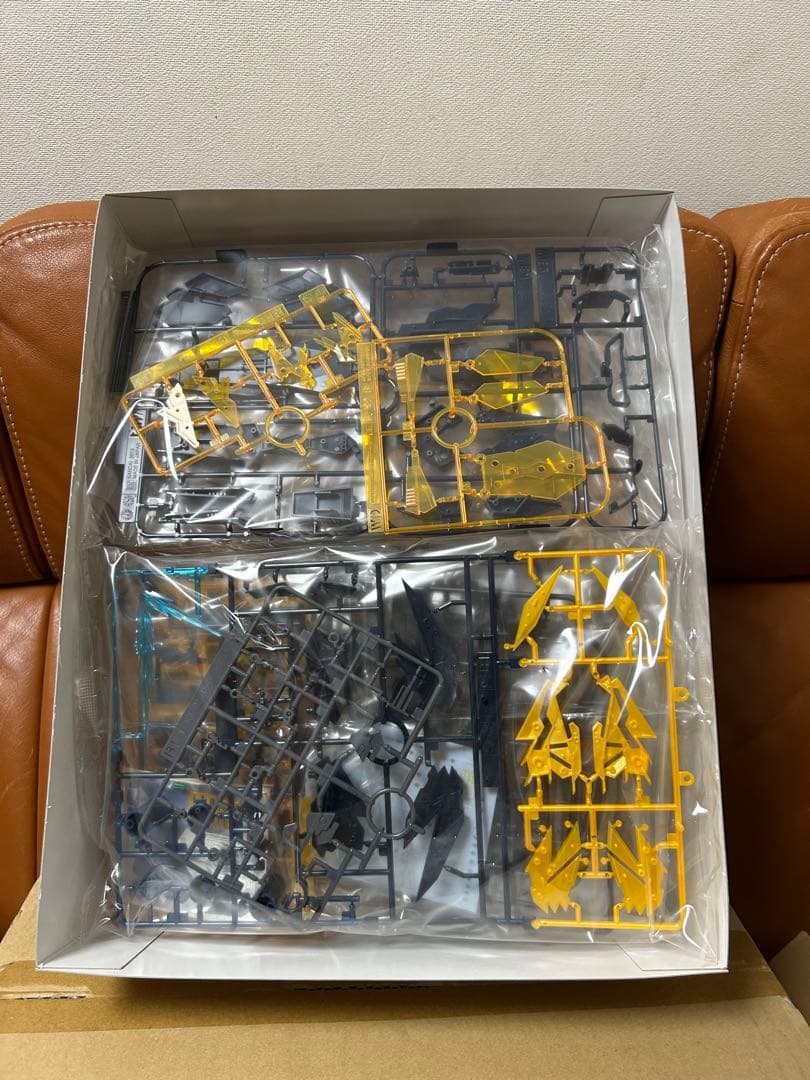 RX-0 ユニコーンガンダム2号機　バンシィ•ルノン　1/100スケール