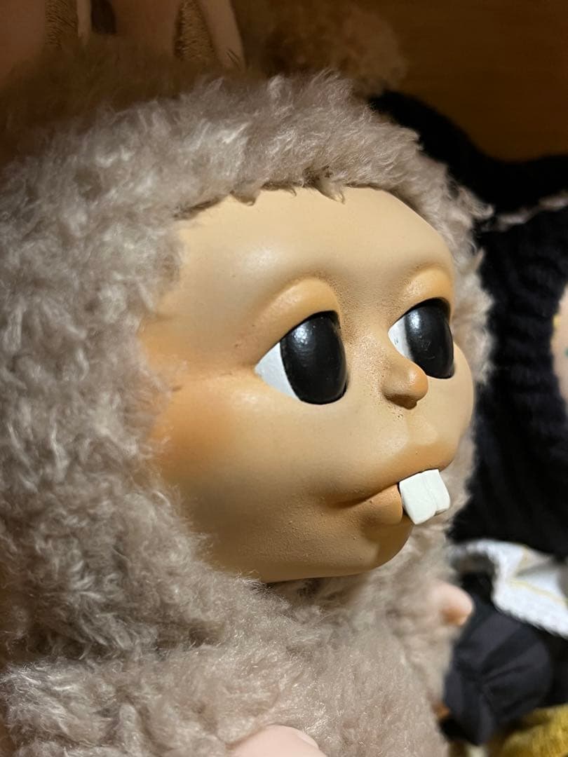 ラブブ　ラブブカスタム　レア　左の子のみ。