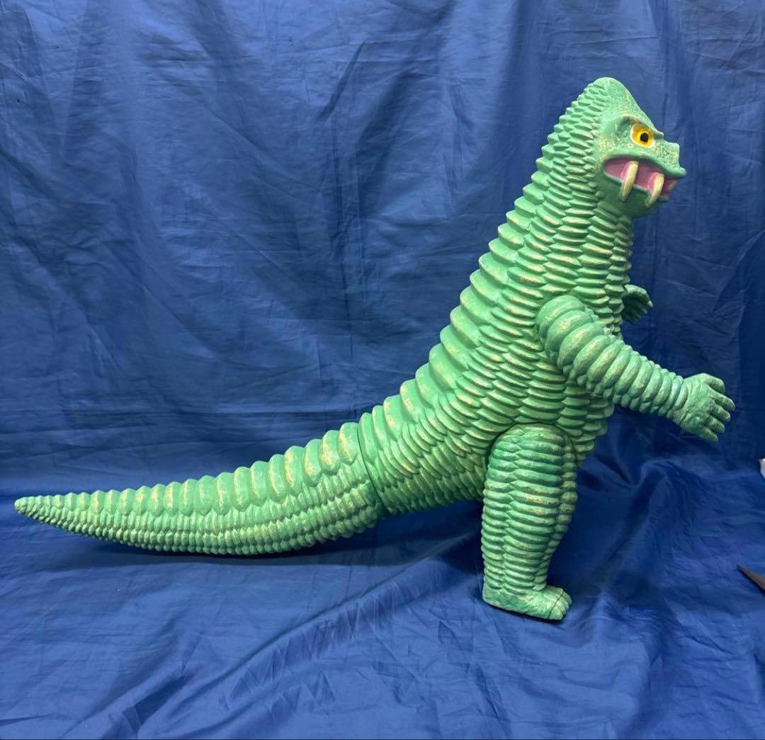 レッドキング　フィギュア