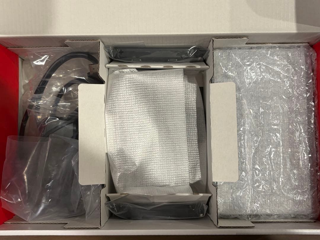 R*u様 【美品・付属品つき】Nintendo Switch