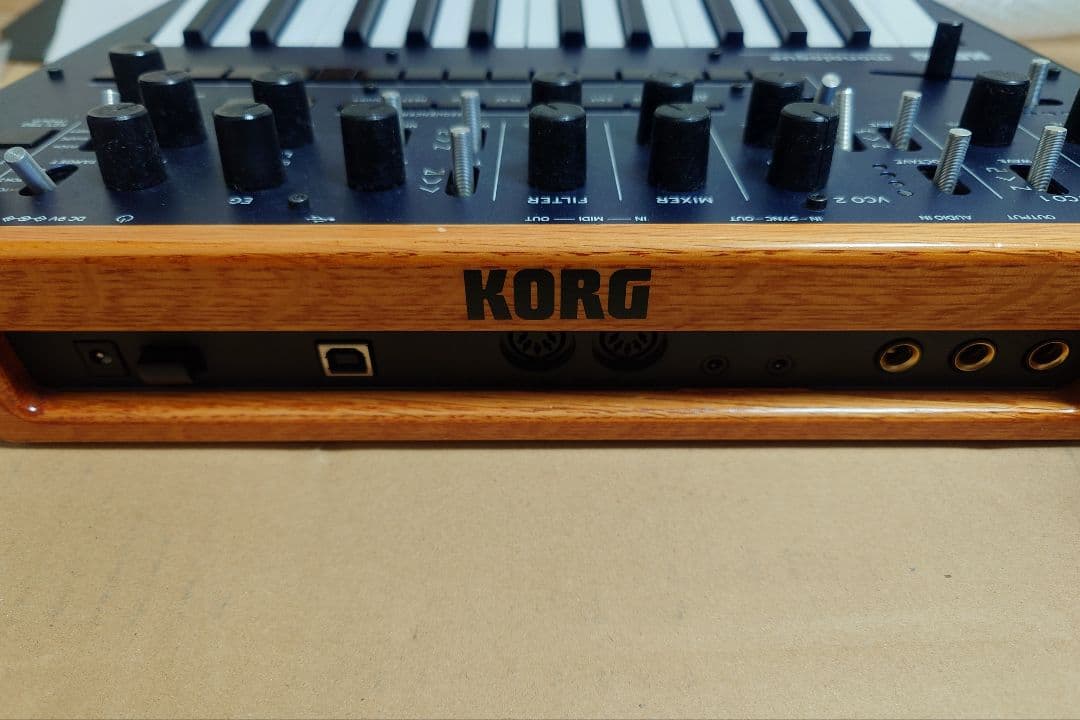 KORG　monologue　アナログシンセサイザー　ややジャンク