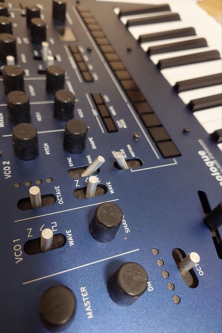 KORG　monologue　アナログシンセサイザー　ややジャンク