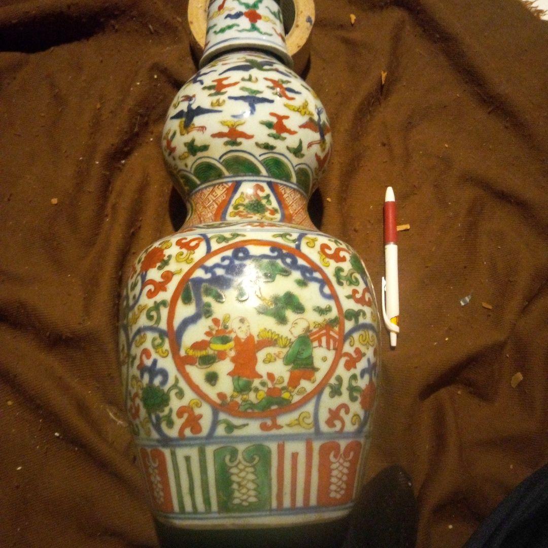 中国陶磁器　明萬歴赤絵　蓋付き壺