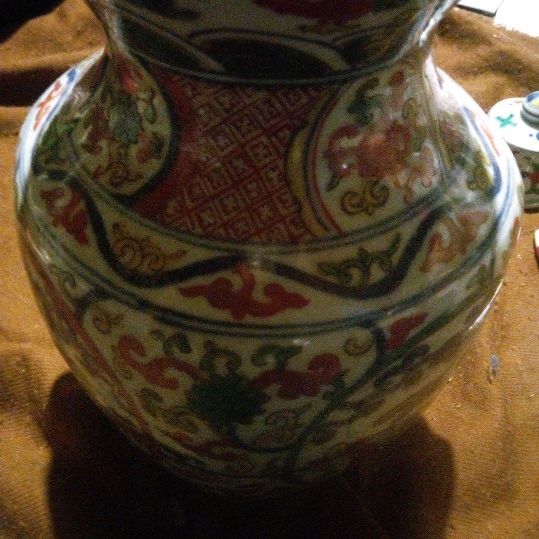 中国陶磁器　明萬歴赤絵　蓋付き壺
