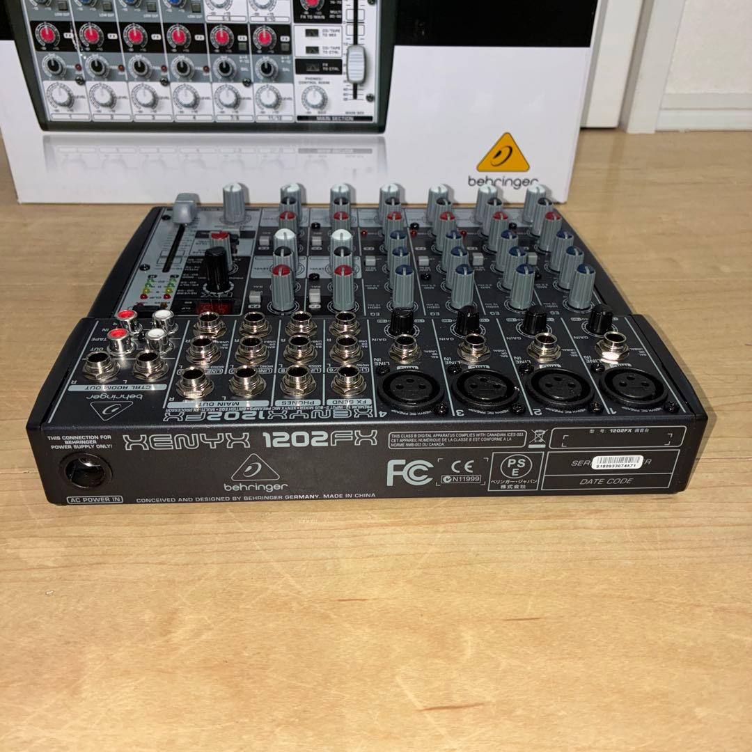 ほぼ新品　Behringer XENYX 1202FX アナログミキサー
