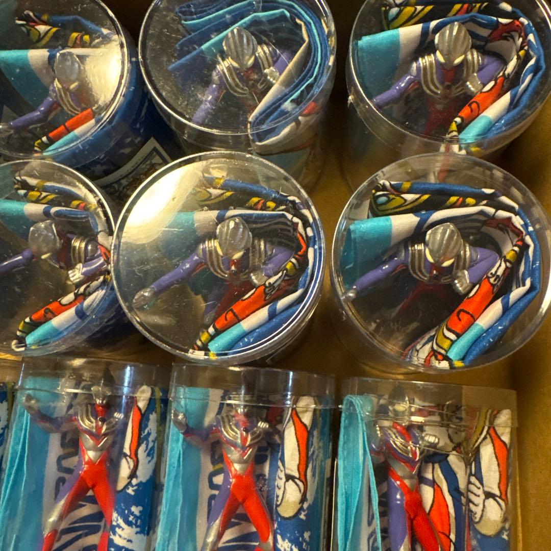 希少⭐︎ウルトラマンダイナ　ハンカチ＆ミニフィギュア 28個　まとめ売り