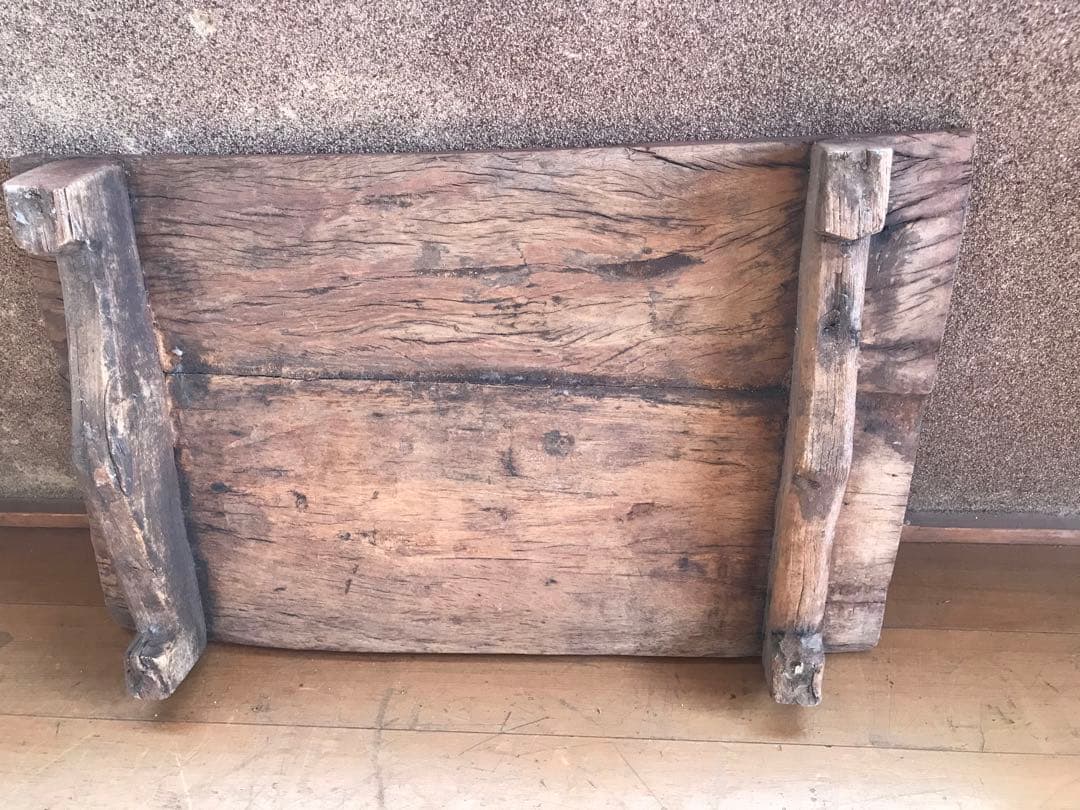 アフリカ民具　板テーブル