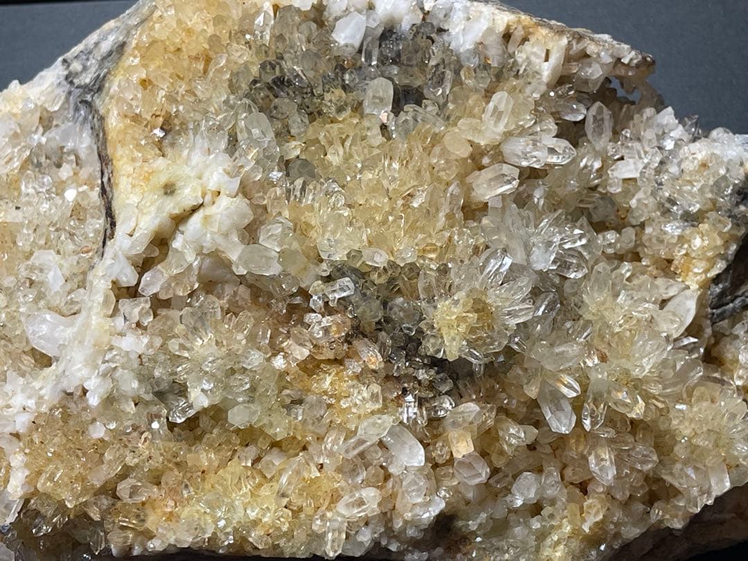 天然水晶クラスター　2.3キロ花咲き水晶クラスター