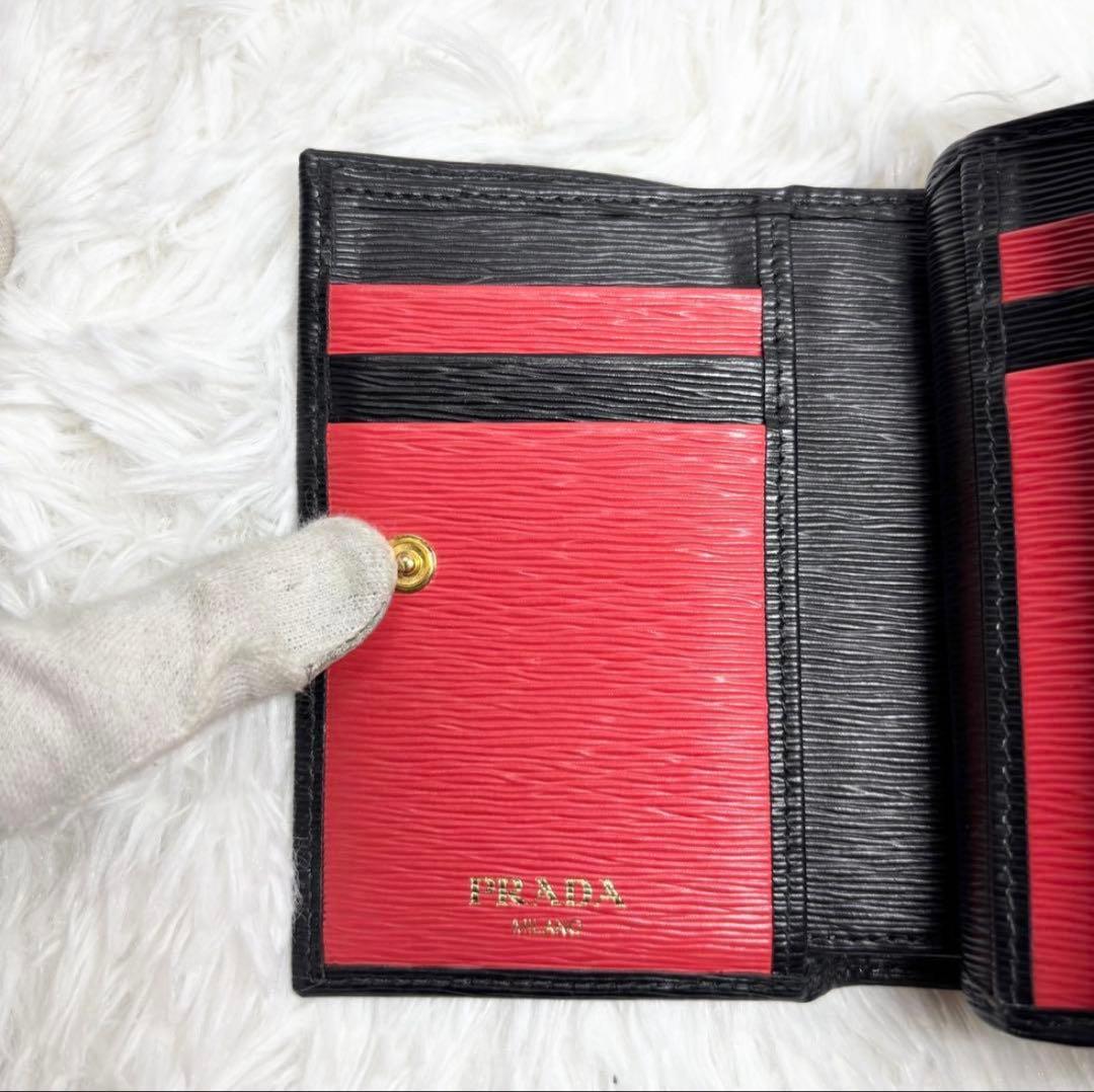 marine♡　三つ折り財布 ヴィッテロムーブ バイカラー 金ロゴ 赤 黒