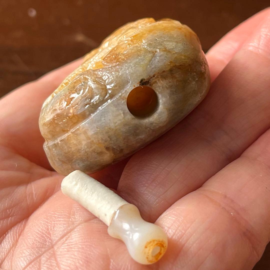 和田玉 黄玉 鼻煙壺 ペンダント 古玉 手彫り 虎 彫刻 軟玉 ネフライト