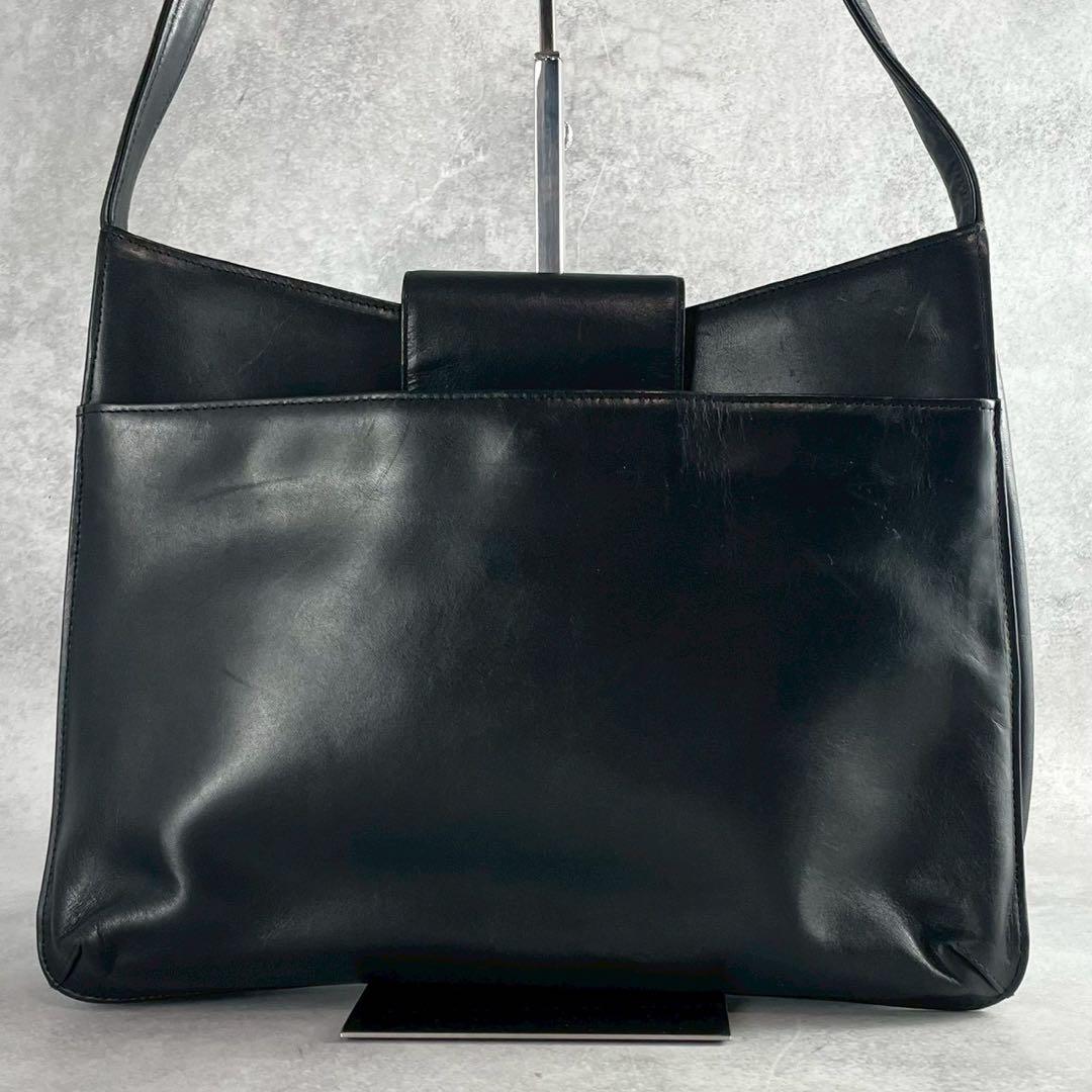 美品 ジバンシー ショルダーバッグ ロゴ金具 オールレザー フラップ ブラック
