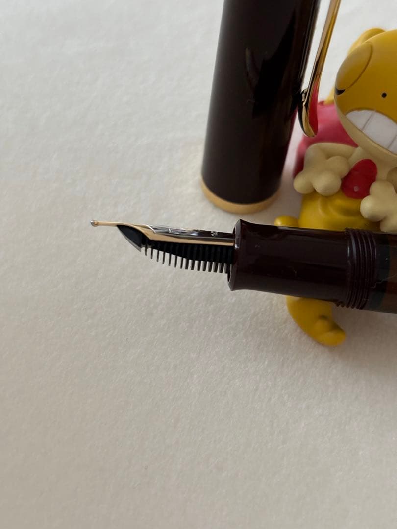 ペリカン　クラシックM200 カフェクリーム細字