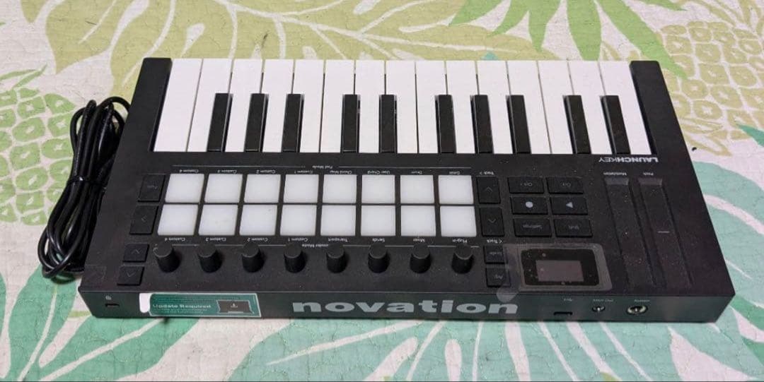 Novation Launchkey Mini 25 MK4 MIDI 箱無し