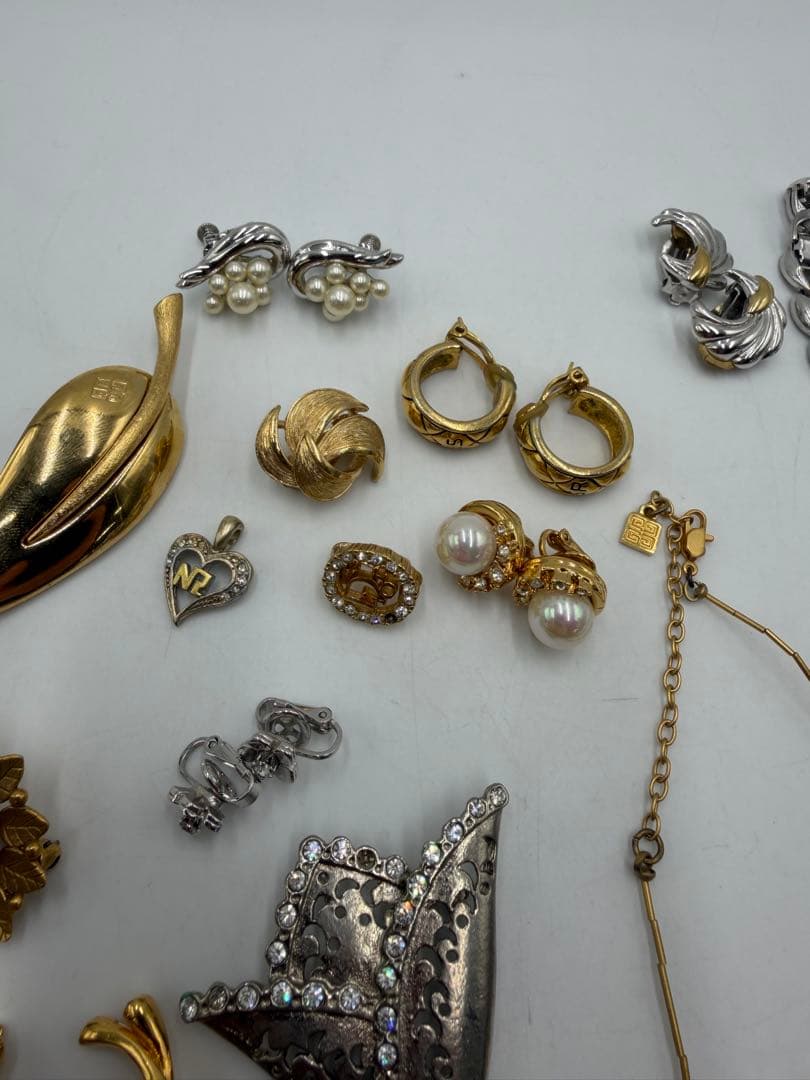 ブランド　アクセサリー　まとめ売り　ジバンシー　ニナリッチ　DIOR など