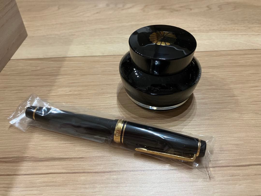 【新品未使用】SAILOR 万年筆とインク瓶セット　木箱付き