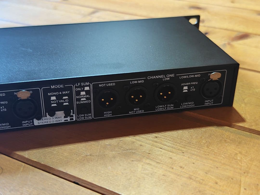 dbx 234 XL チャンネルデバイダー クロスオーバー