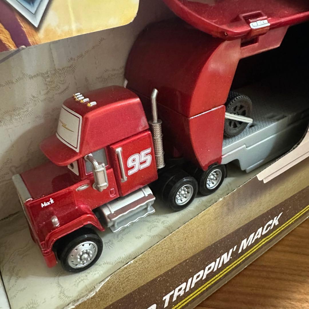 カーズ マテル ROAD TRIPPIN MACK ロードトリップ ミニカー